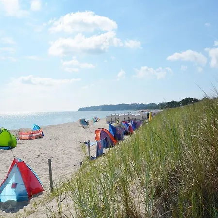 아파트 In Ostseebad Mit Garten, Grill Und Terrasse