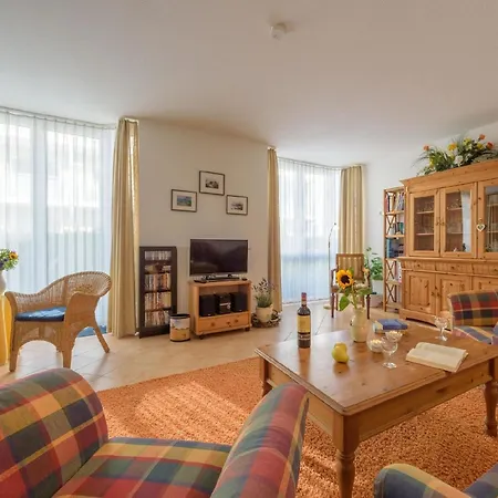 아파트 In Ostseebad Mit Garten, Grill Und Terrasse